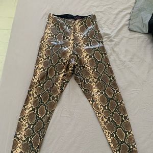 Commando stretch pants size medium